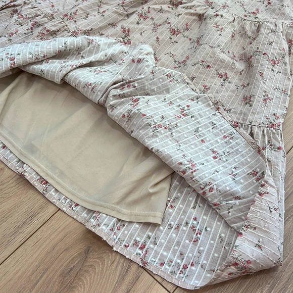 Moon River Floral Print Puff Sleeve Mini Dress - Picture 4 of 9